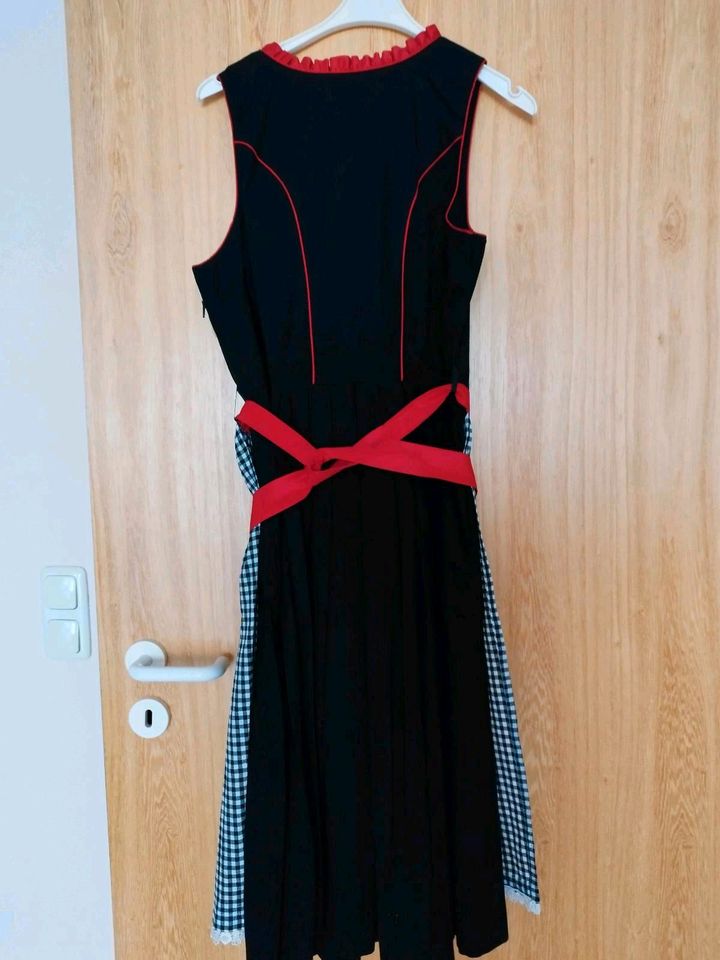 Dirndl mit Schürze * Gr 42 * schwarz, weiß, rot in Bayreuth