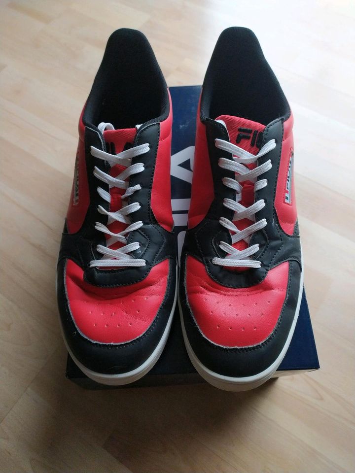 Turnschuhe Sneakers rot schwarz weiß von FILA, wie neu OVP Gr.46 in Hessen  - Frankenau | eBay Kleinanzeigen ist jetzt Kleinanzeigen