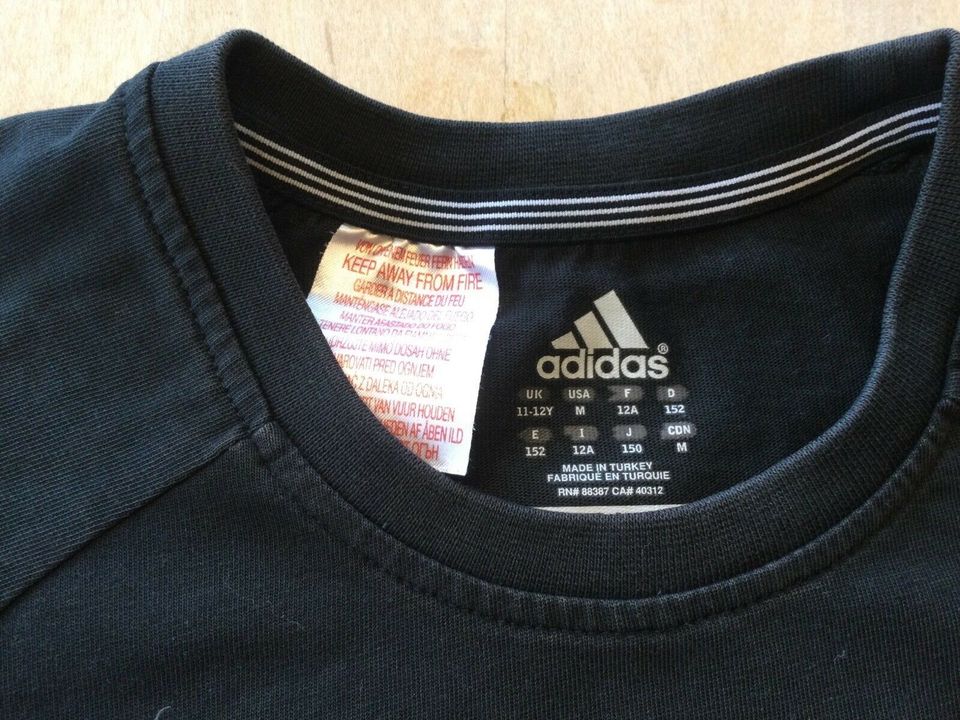 Adidas Sportshirt Shirt Gr. 152 in Traitsching