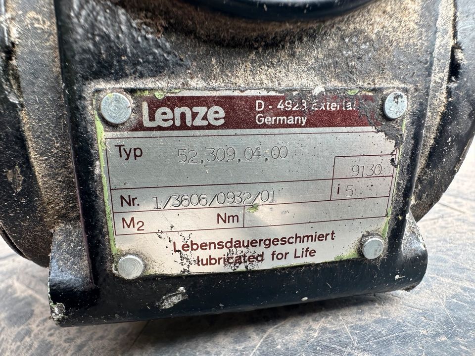 Getriebemotor Lenze 0,37 KW, 280 Upm, RFTO 37/4-7 in Fulda