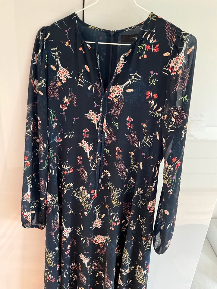 Hallhuber Chiffon Blumen Maxi Kleid Gr 34 XS Dunkelblau in Lindenthal -  Köln Lövenich | eBay Kleinanzeigen ist jetzt Kleinanzeigen