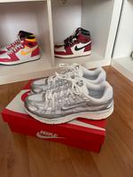 Größe 40.5 Nike P-6000 Metallic Silver/Hellblau Köln - Porz Vorschau