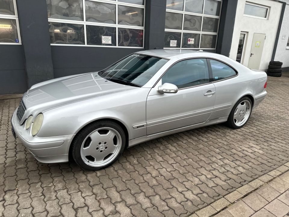 Mercedes-Benz CLK 320 AVANTGARDE 3.Hand Bose AMG Mono in Göttingen