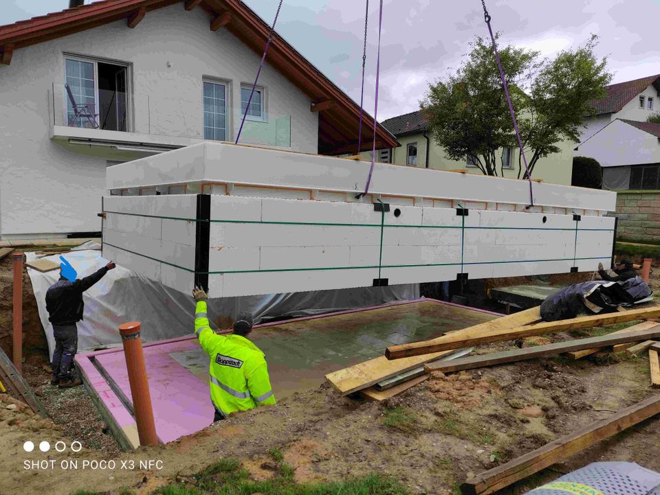 Poolbau, Pool, Swimmingpool, Erdarbeiten, Bagger in Fürstenzell