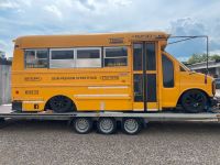 US American Schoolbus Schulbus auf Martz Trailer 2022 Foodtruck Nordrhein-Westfalen - Neuss Vorschau