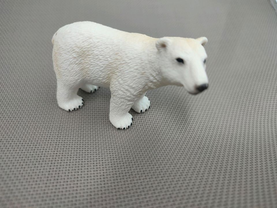 Neuer Eisbär von Schleich in Oberhausen