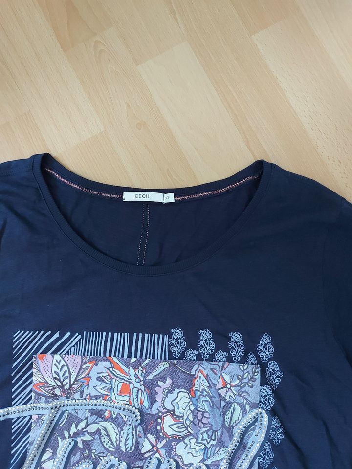 CECIL Langarmshirt Gr. XL dunkelblau mit Print und Glitzersteinen in Georgsmarienhütte