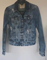 Stylische Jeansjacke Zara Größe S (XS) Thüringen - Ilmtal-Weinstraße Vorschau