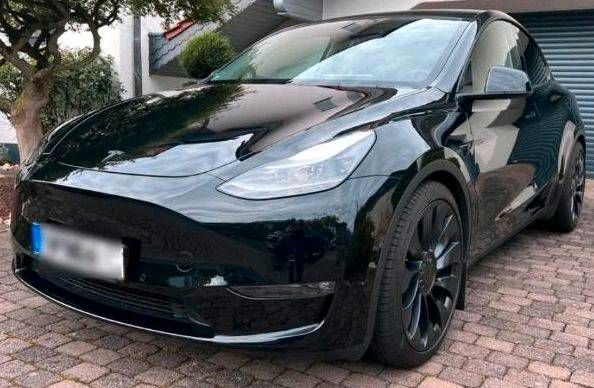 Tesla Y Performance XXL Vollausstattung EAP USS AHK Black Edition in Sontra