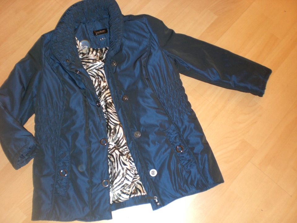 Blaue Winterjacke  C&A Gr. 40 Neuwertig in Kamp-Lintfort