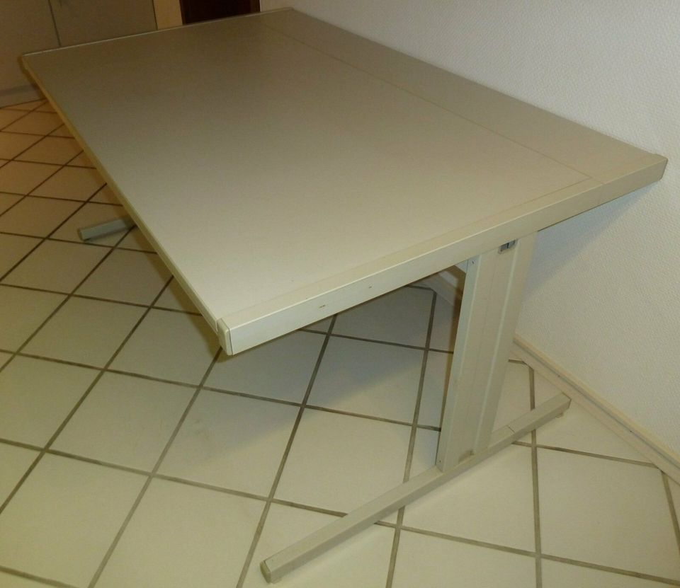 Schreibtisch Vielhauer 160cm x 100 cm sehr robust und flexibel in Herdecke