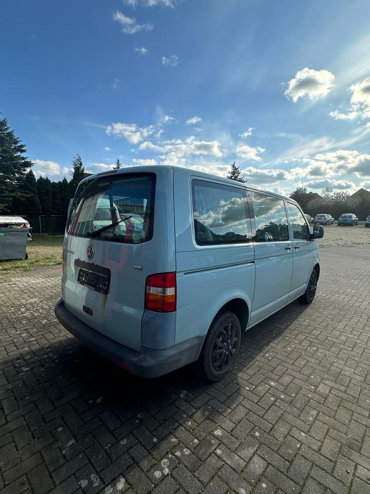 VW T5 Transporter in Murchin