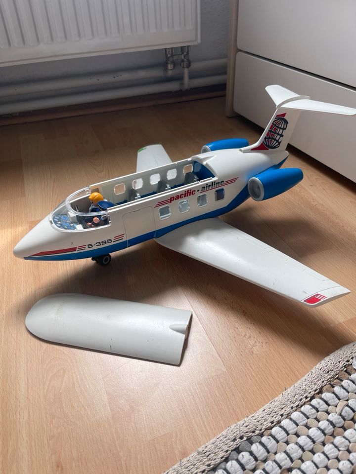 Playmobil City Aktion Passagierflugzeug 5395 in Vechelde