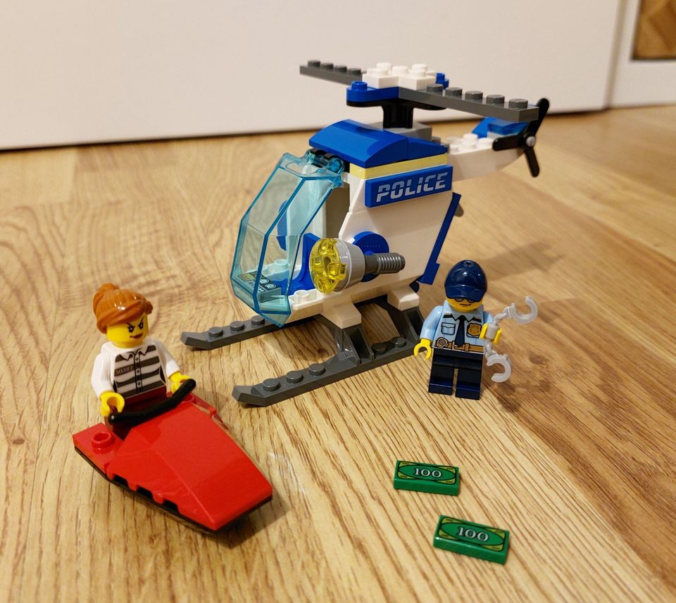Lego City Polizeihubschrauber 60275 in Versmold