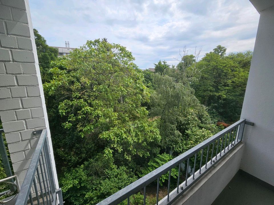 Flingern-Nord 2.5 Zi. Balkon, Küche, Parkett, hochwertige Bäder in Düsseldorf