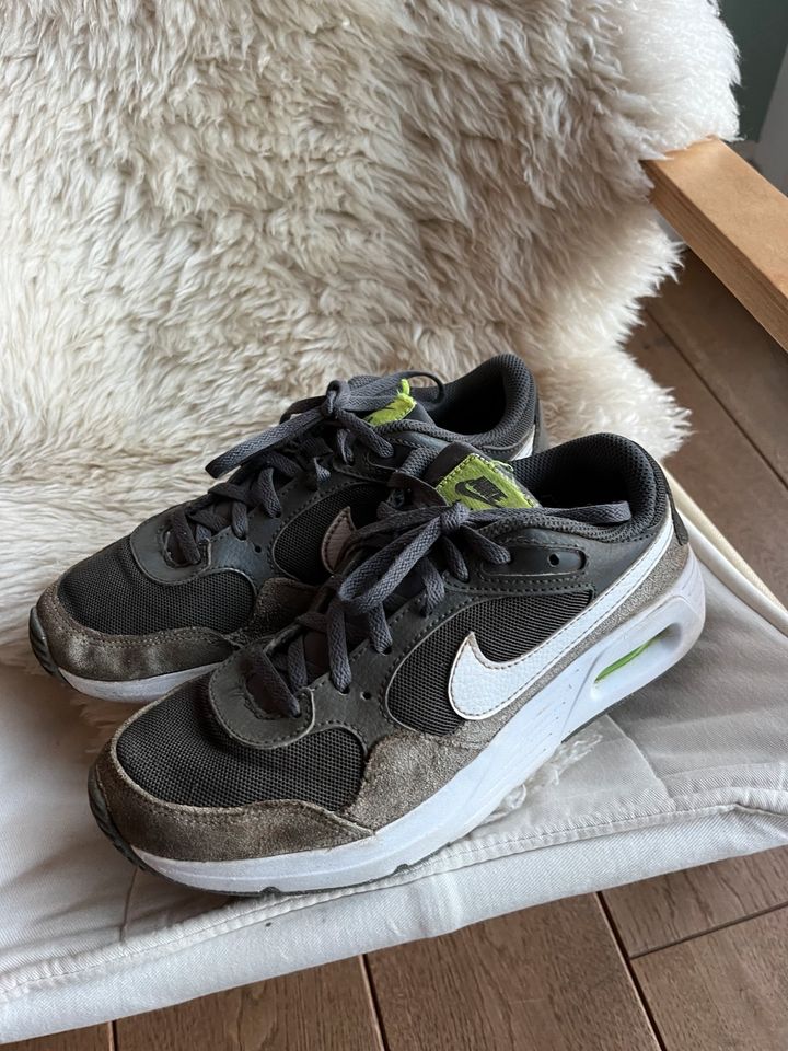 Original Nike Air Max SC Iron Gr. 36,5 grau / Unisex Kids in Bocholt