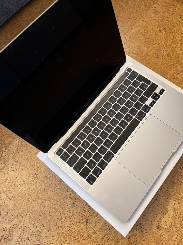 Apple MacBook Pro (M1, 2020) in Gelsenkirchen