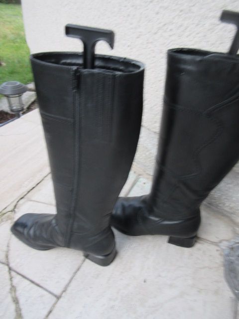 Stiefel schwarz Obermaterial Leder Gr. 4,5 in Mörfelden-Walldorf