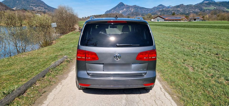 Volkswagen Touran Comfortline (Autom.)(Standh.)(Tüv&Service Neu) in Kiefersfelden