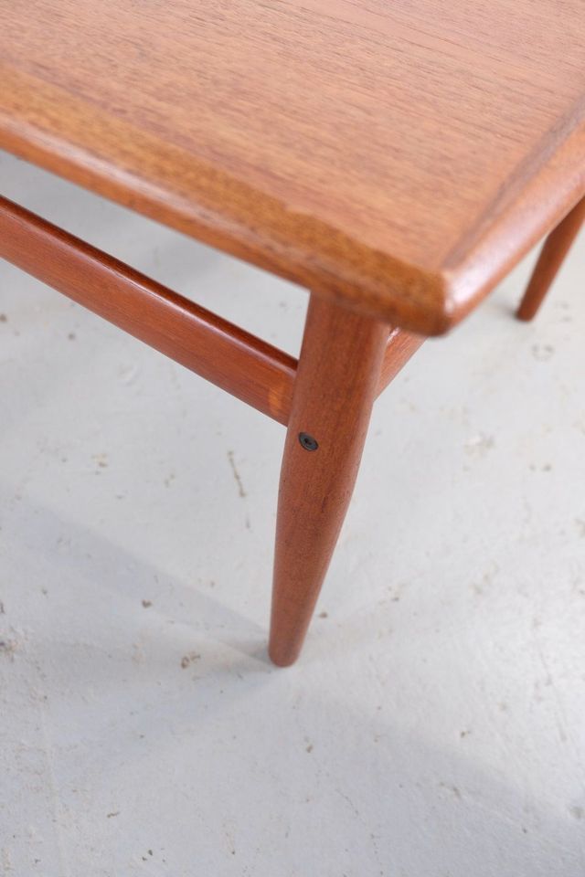 Mid Century 60er 70er Couchtisch Beistelltisch GRETE JALK Teak in Gießen