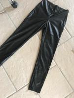 Tolle Damenhose - Lederimitat -Marke Benetton Gr. 38 Bayern - Traunreut Vorschau