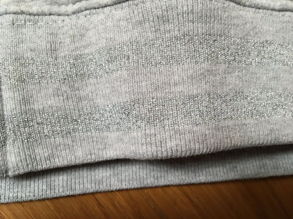 flauschige Kapuzen Sweat Jacke PEPE JEANS Silber Grau Gr. 140 in Leipzig