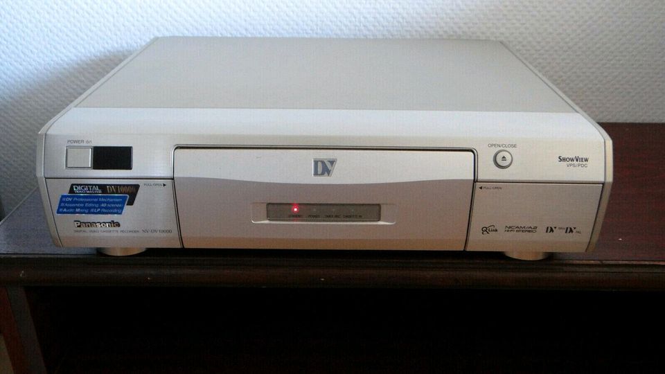 Panasonic NV DV-10000 DV und MiniDV Recorder/Player in Antrifttal