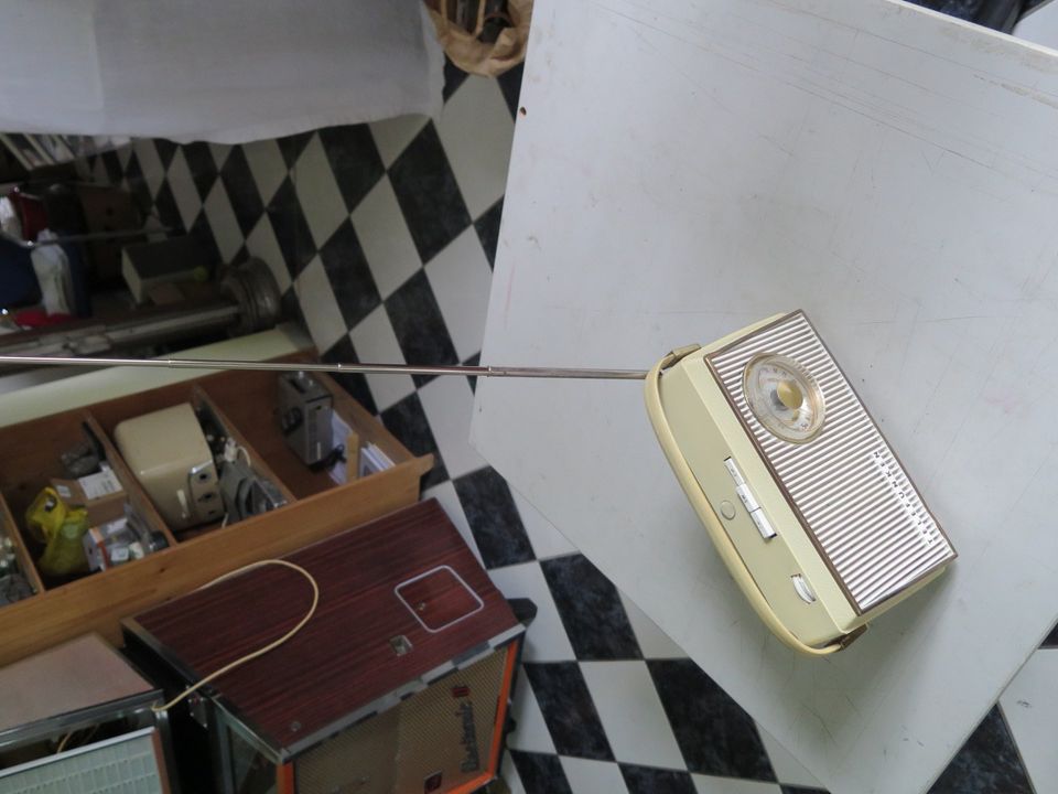 Transistor Radio Telefunken Kavalier Rundskala UKW MW KW in Horgenzell