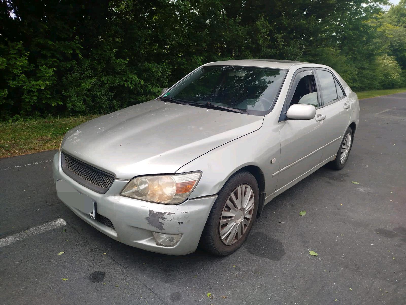 Abbildung des Autos Lexus IS 200