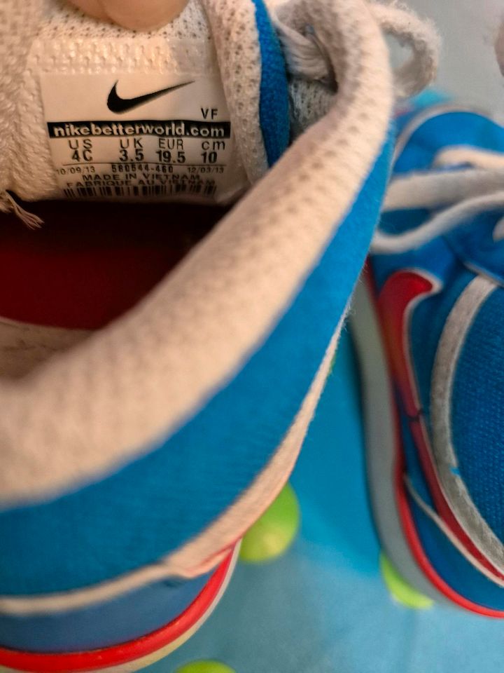 Nike Baby Schuhe Gr. 19,5 in München