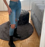 Molly High Waist Skinny Jeans mit Löchern an den Knien Düsseldorf - Benrath Vorschau