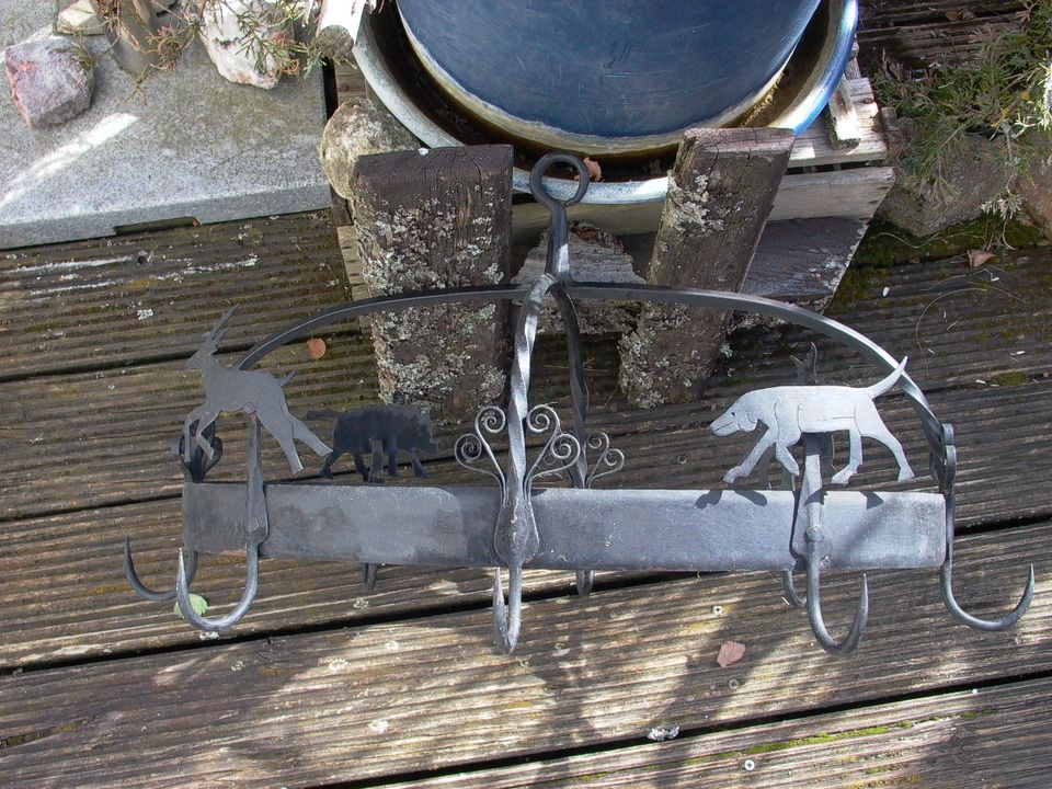 Schinken- oder Speck-Krone - mit Wildmotiven – Eisen rustikal in Bad Schwalbach