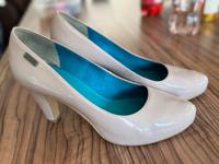 S. Oliver Lack Pumps beige Nude Größe 40/41 Brandenburg - Königs Wusterhausen Vorschau