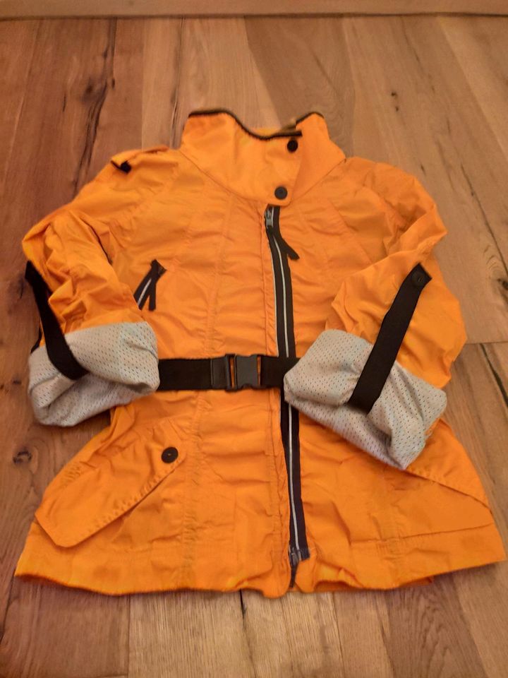 Marc Cain  Übergangsjacke Größe 36/ N2 orange schwarz mit Gürtel in Weingarten (Baden)