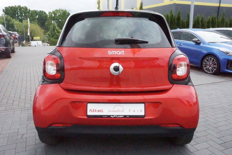 Smart forfour passion Aut. Sitzheizung Tempomat USB in Berlin