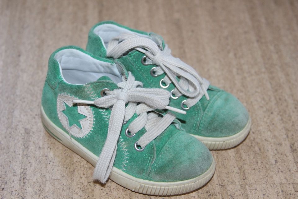 SUPERFIT Schuhe Sneaker Halbschuhe Junge grün Stern Gr. 23 in Lamerdingen