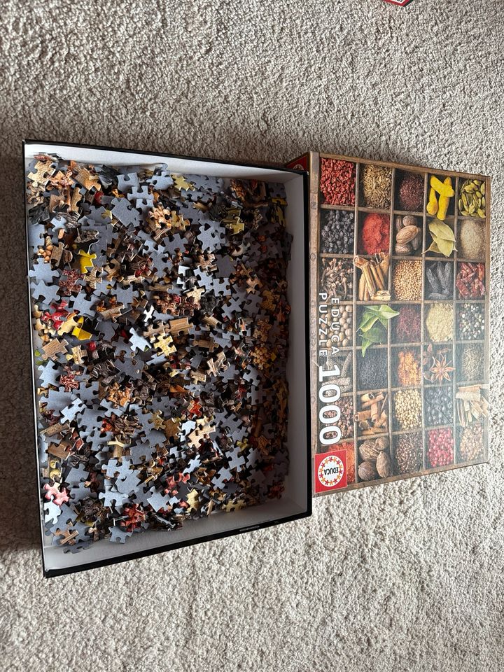 Puzzle 1000 Teile, vollständig in Köngen
