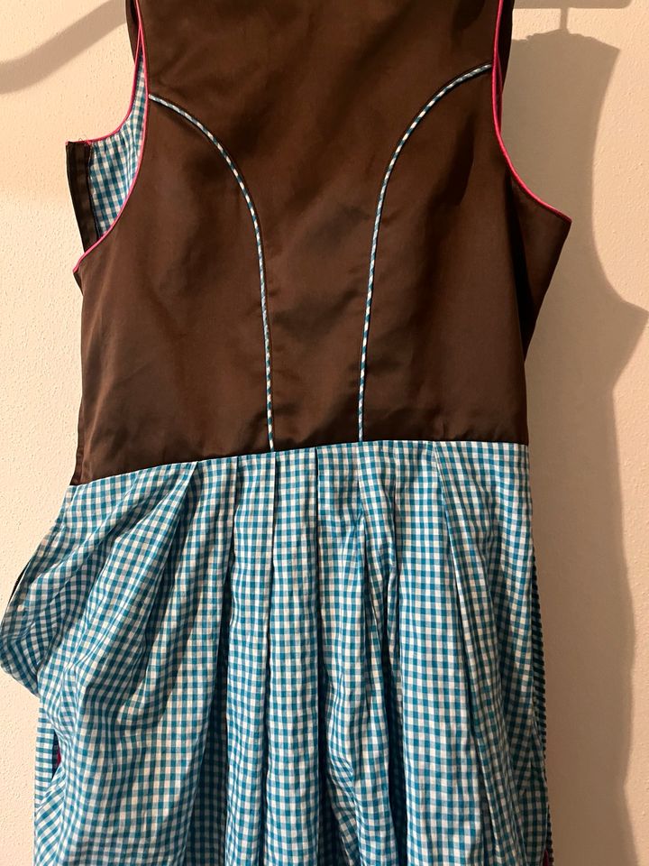 Dirndl, Country, Gr 40 in Finningen