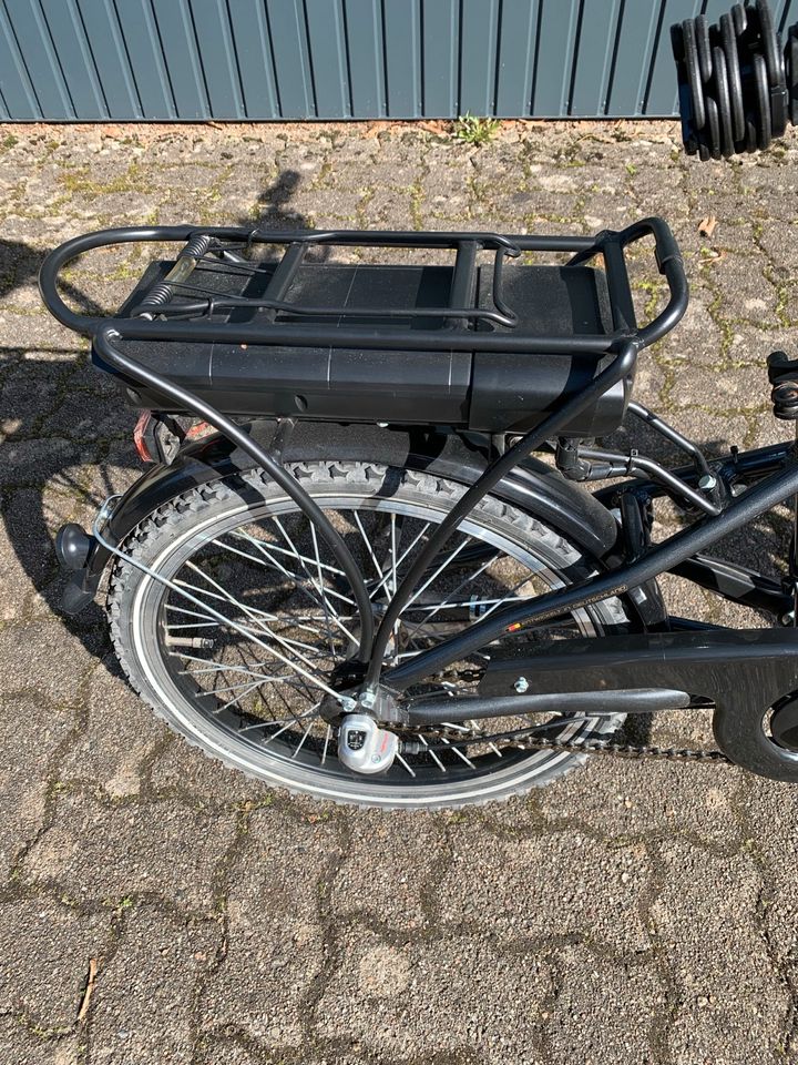 Klapp E Bike 20“ mit 2 Akkus in Norderstedt