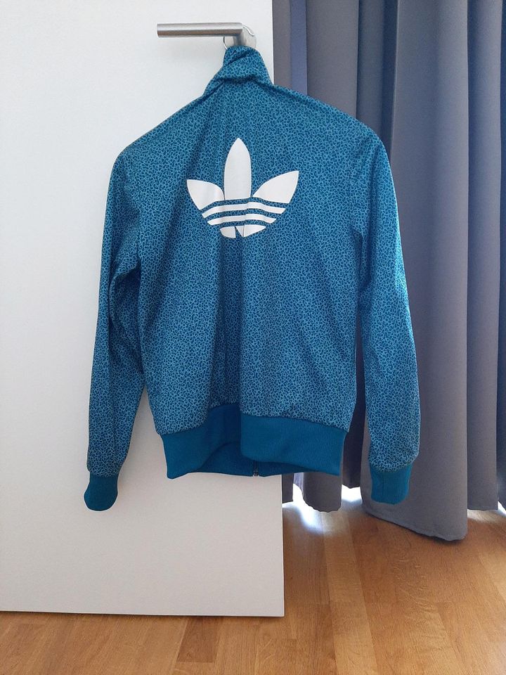 Adidas Sweatjacke in Gr.40 in Simbach