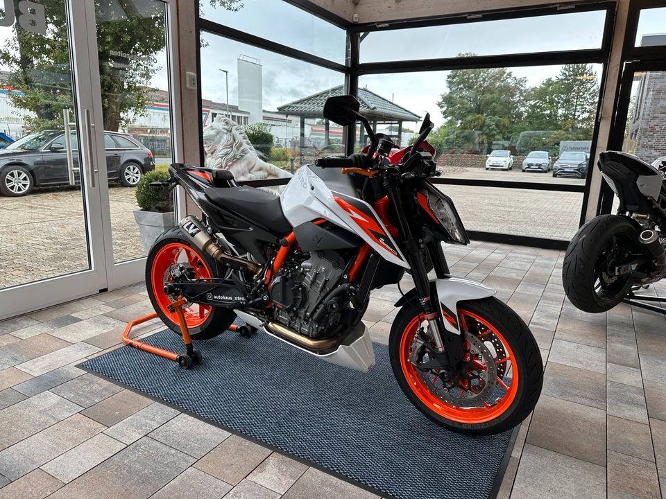 KTM Duke 890 R Tech Pack, viel Zubehör in Soltau