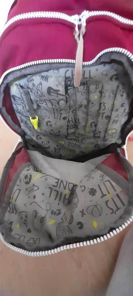 Schulrucksack von Coocazoo, beerenfarben in Remagen