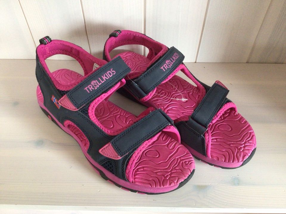 Trollkids Sandalen Schuhe 37 NEU in Höxter