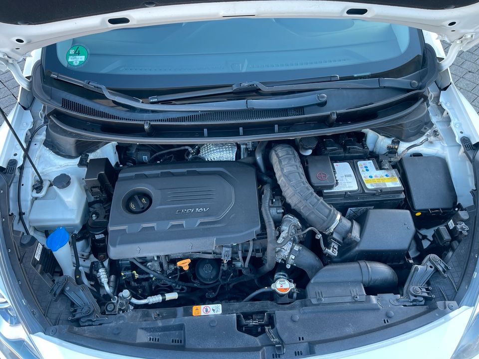 Hyundai i30 1.6 Diesel Automatik in Mönchengladbach