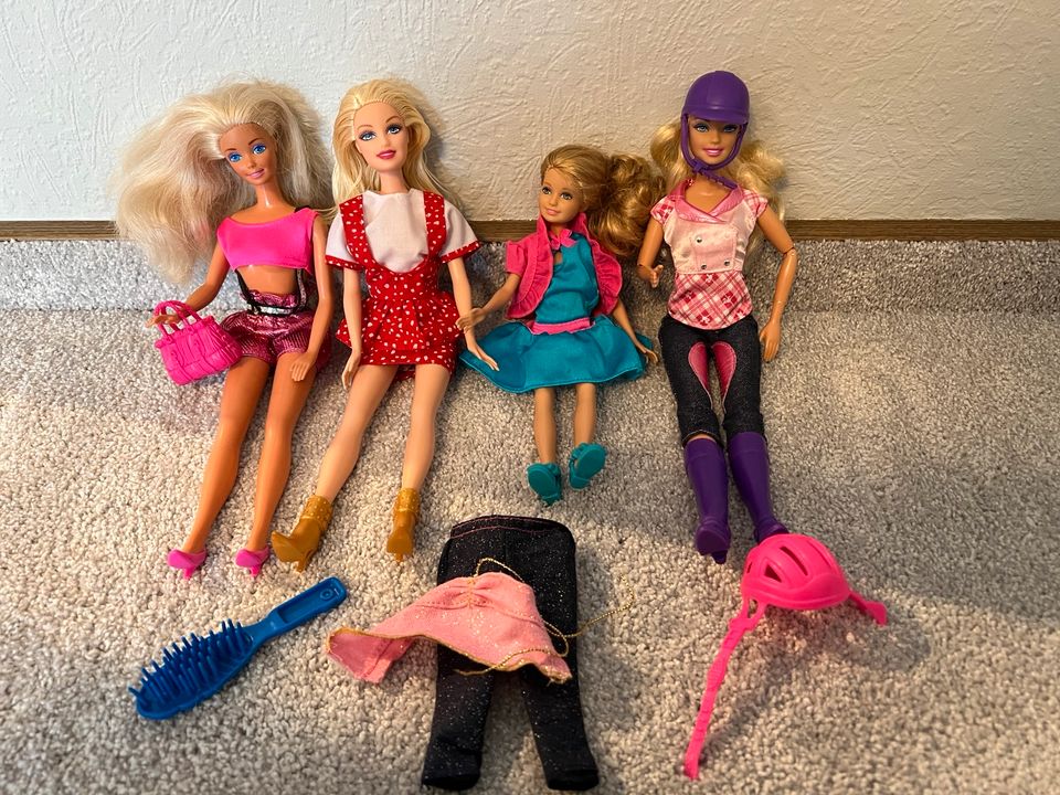 Barbie Puppen Mattel 1966-2010 in Hamburg