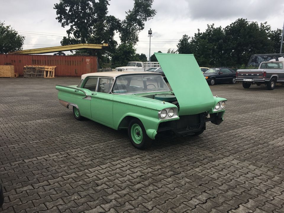 1959 Ford Fairlane Galaxy 500 V8 332 Automatik Winterprojekt in Moers