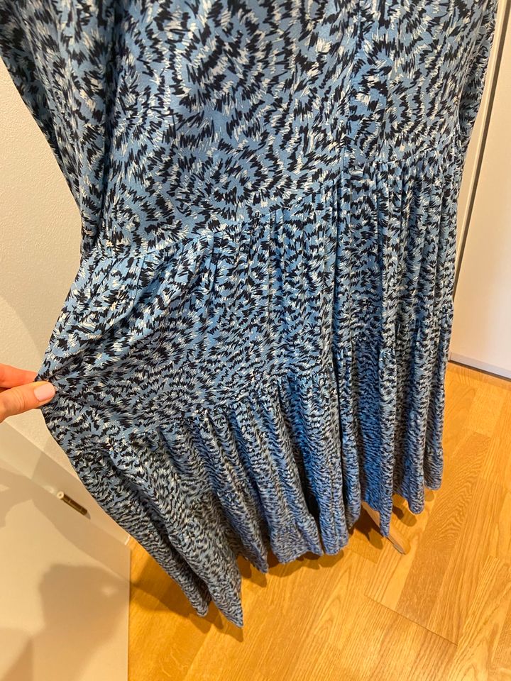ZARA Kleid Maxikleid 36/S blau-schwarz neuwertig in Achern
