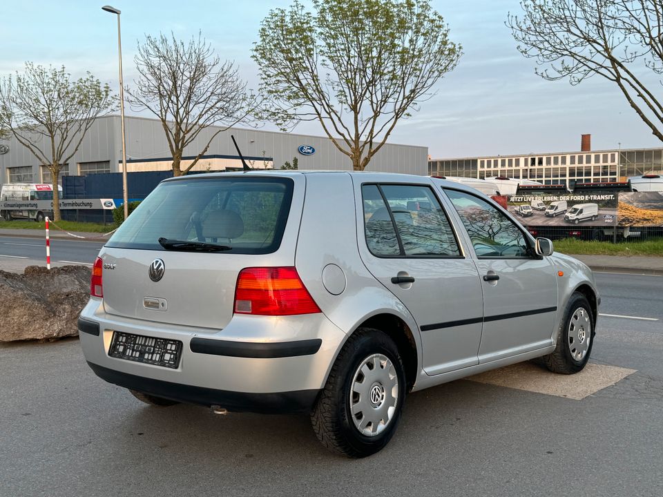 VW GOLF 1.4 Benziner Tüv Neu in Düren