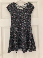 Sommerkleid mit Blumenmuster Nordrhein-Westfalen - Siegen Vorschau