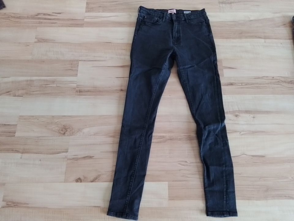 3x Jeans von ONLY in Gr. M L32 je 9€ in Großsolt